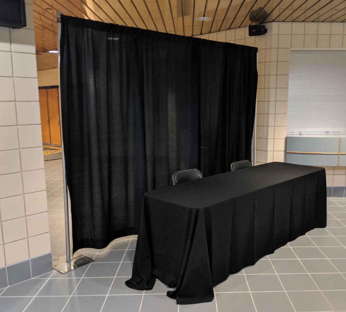90x156 Black Solid Tablecover Over 8' Table